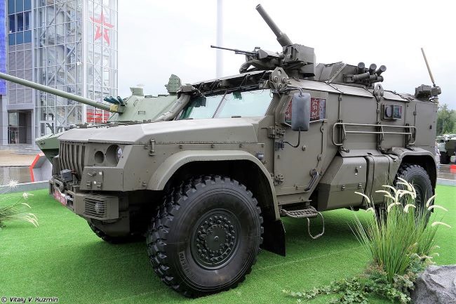 WarWheels.Net -KAMAZ-4386 Typhoon-K Self-Propelled Mortar Carrier Photos